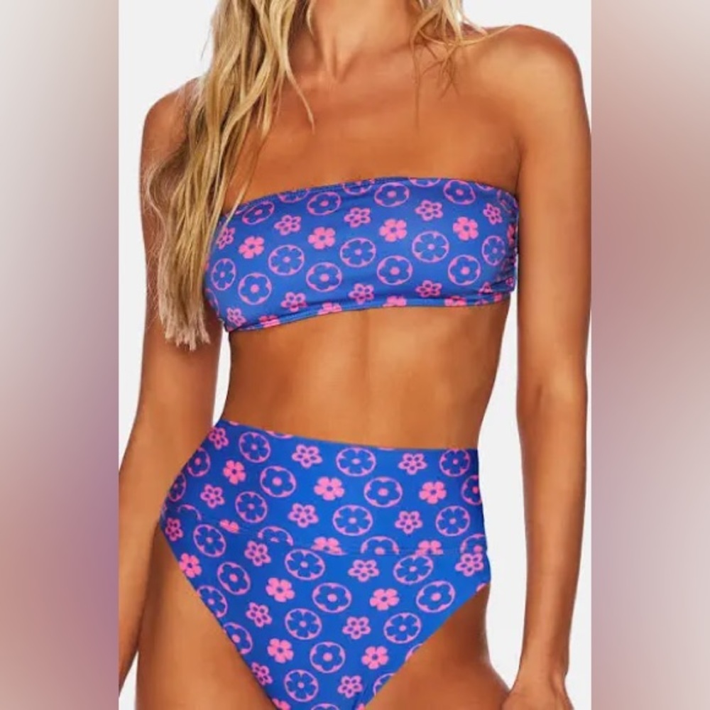 NWT Revolve | Beach Riot Kelsey Top in Wavy Floral